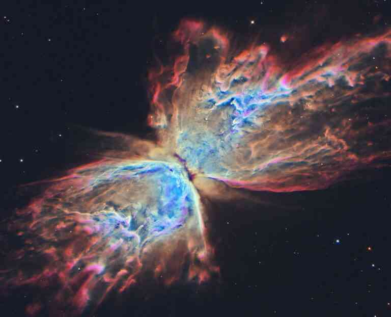 Ngc 6302: H πεταλούδα που μαγεύει το σκοτάδι