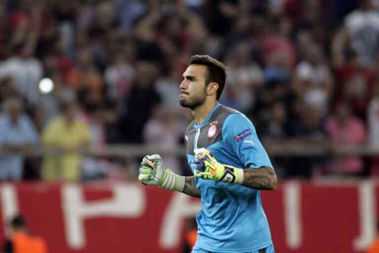 Ο Ρομπέρτο έστειλε την Ελλάδα στη 12η θέση της UEFA!