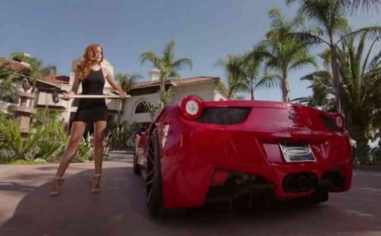 Τρομερή διαφήμιση με σπασμένη Ferrari! (vid)