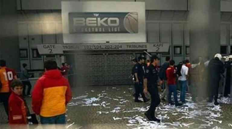 Νεκρός οπαδός του Ερυθρού Αστέρα στην Κωνσταντινούπολη