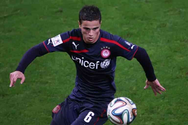 Σε λεπτή κλωστή κρέμεται το μέλλον του Αφελάι στον Ολυμπιακό