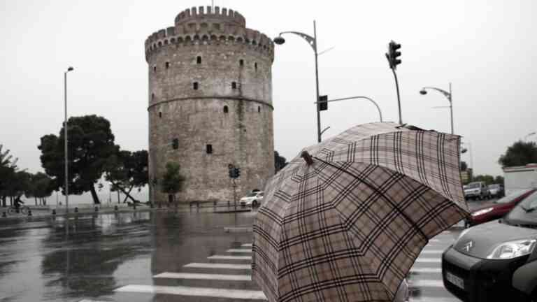«Πνίγηκε» η Βόρεια Ελλάδα από τη σφοδρή κακοκαιρία