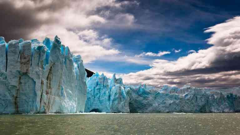 Ο εντυπωσιακός παγετώνας Perito Moreno
