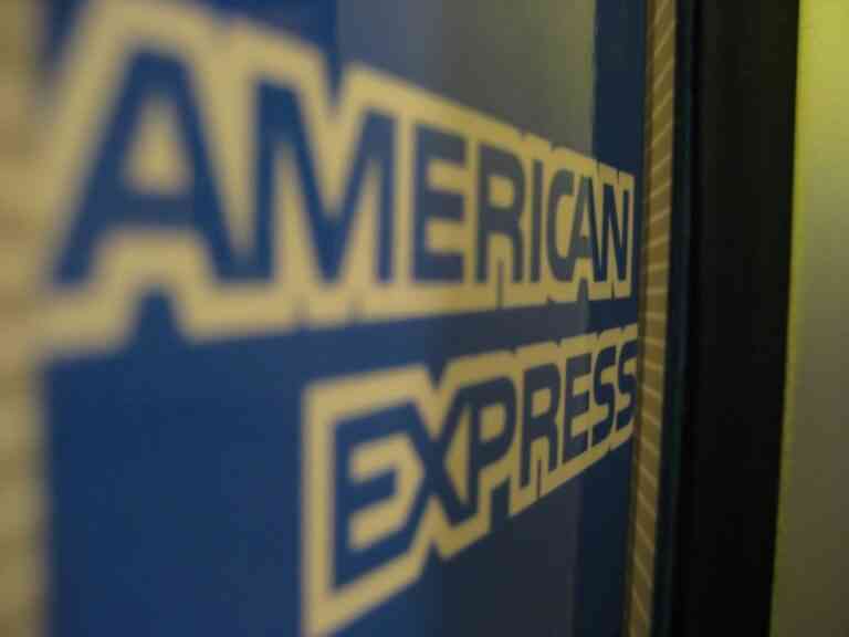 Απολύει 4 χιλιάδες άτομα η American Express