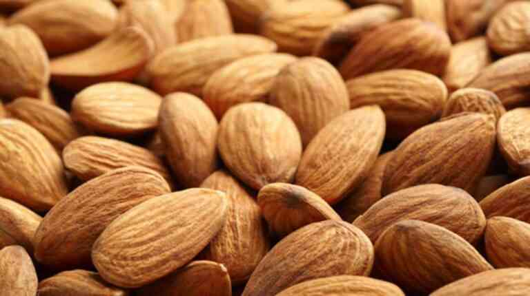 Αμύγδαλα αντί κοιλιακών για απαλλαγή από το λίπος