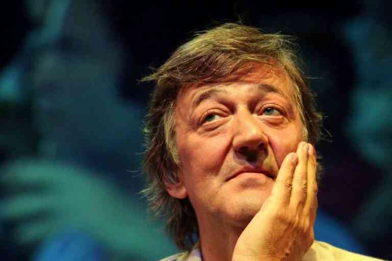 Ο Stephen Fry παντρεύεται τον 30 χρόνια νεώτερο σύντροφο του