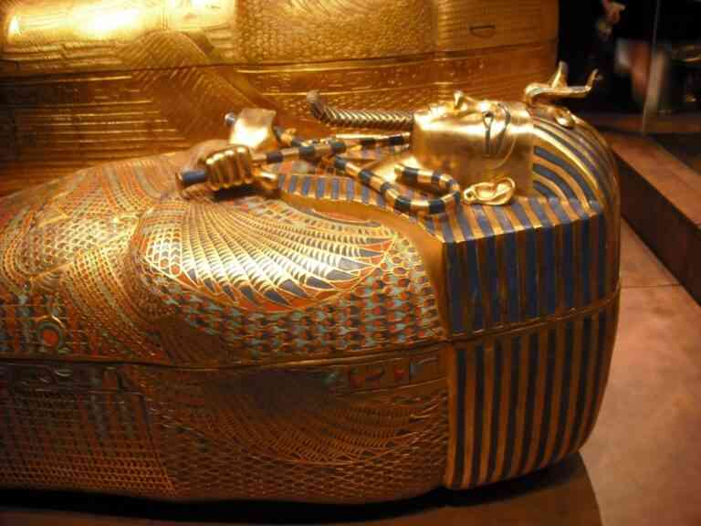 Έσπασαν τη γενειάδα του Τουταγχαμών