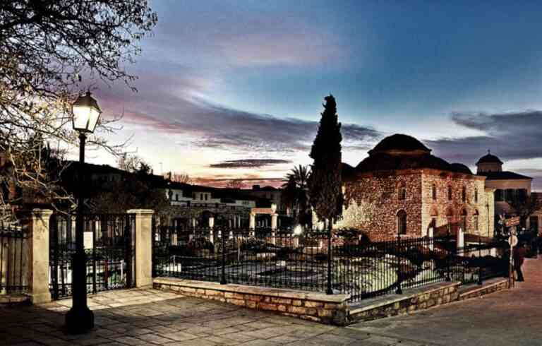 Δήμος Αθηναίων: Αποκριάτικη Τσικνοπέμπτη στην Πλάκα