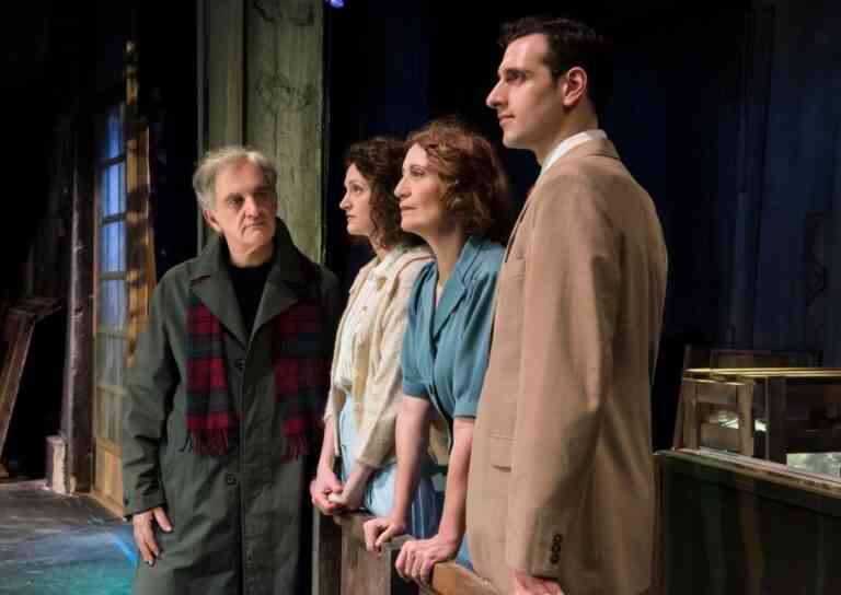 “Ο Γυάλινος Κόσμος” ανεβαίνει στο θέατρο Εμπορικόν