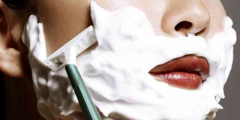 Γιατί οι γυναίκες πρέπει να ξυρίζουν το πρόσωπο τους