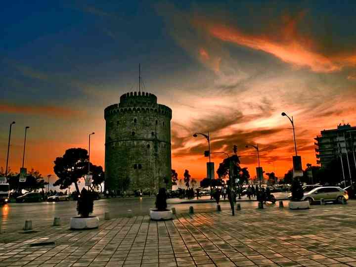 Aποκριάτικο ξεφαντώμα την Τσικνοπέμπτη στη Θεσσαλονίκη