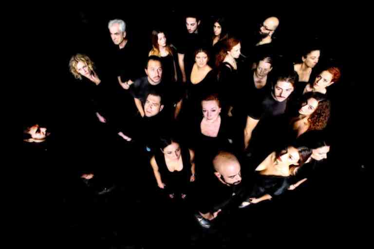 “Το τρίτο στεφάνι” του Κώστα Ταχτσή στο Δημοτικό Θέατρο Πειραιά