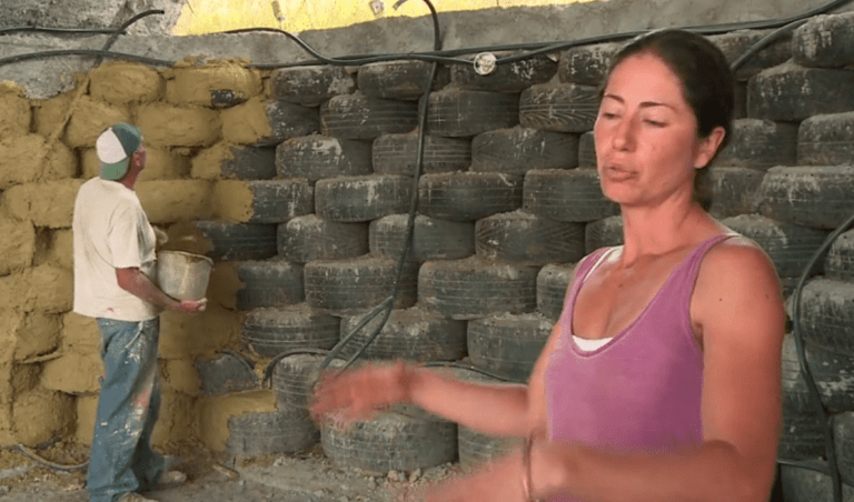 Κολομβία: Ευφάνταστα σπίτια από λάστιχα αυτοκινήτων [L’OBS]