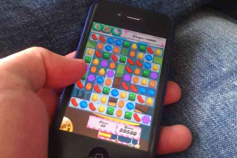 29χρονος χρειάζεται εγχείρηση λόγω εθισμού στο Candy Crush!