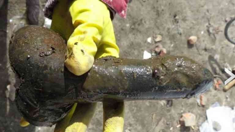 Ένας τεράστιος φαλλός 250 ετών κρυμμένος σε τουαλέτα