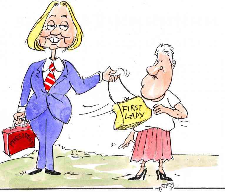 ΗΠΑ: Ο Μπιλ Κλίντον σε ρόλο First Lady [Daily Beast]