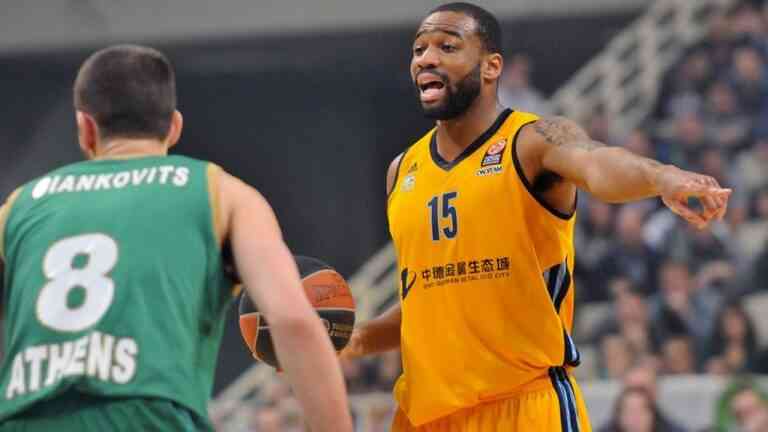 Ο Παναθηναϊκός ηττήθηκε από την Άλμπα (66-68) αλλά περνάει