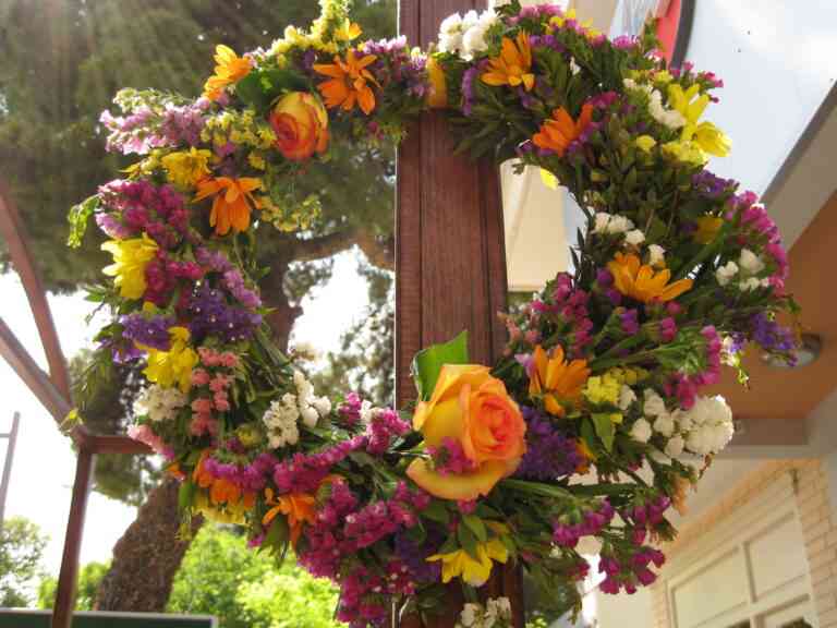 Πώς να φτιάξετε πρωτομαγιάτικο στεφάνι