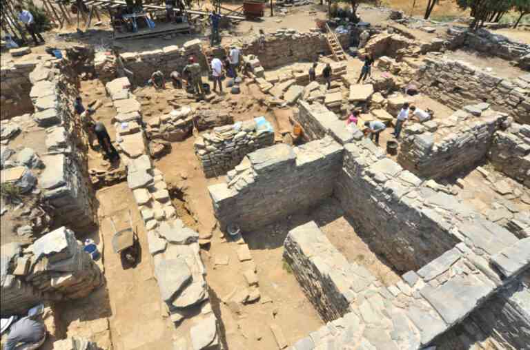 Αρχαιοκάπηλοι κατέστρεψαν τμήματα της Αρχαίας Ζωμίνθου