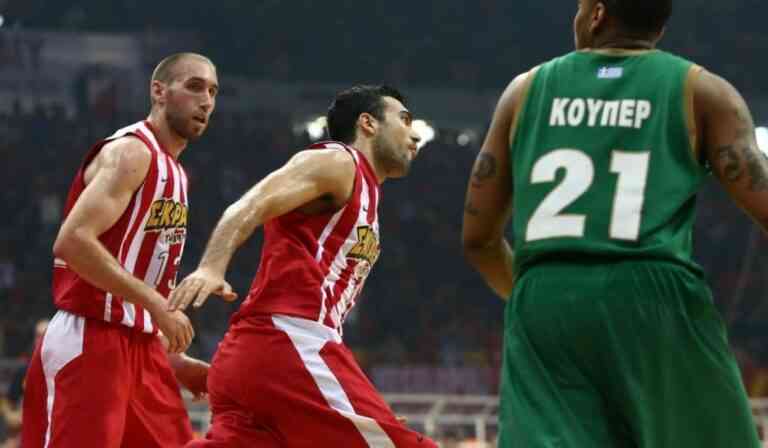 Ο Ολυμπιακός έκανε το 1-0 νικώντας τον Παναθηναϊκό με 76-70