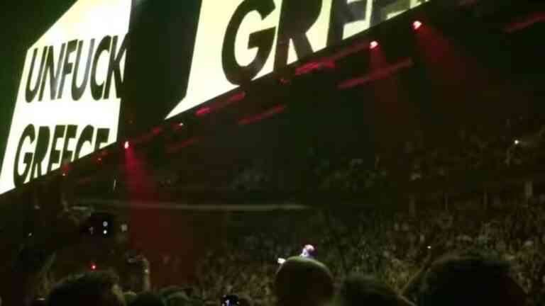 “Unfuck Greece”: Το μήνυμα υποστήριξης των U2 στην Ελλάδα