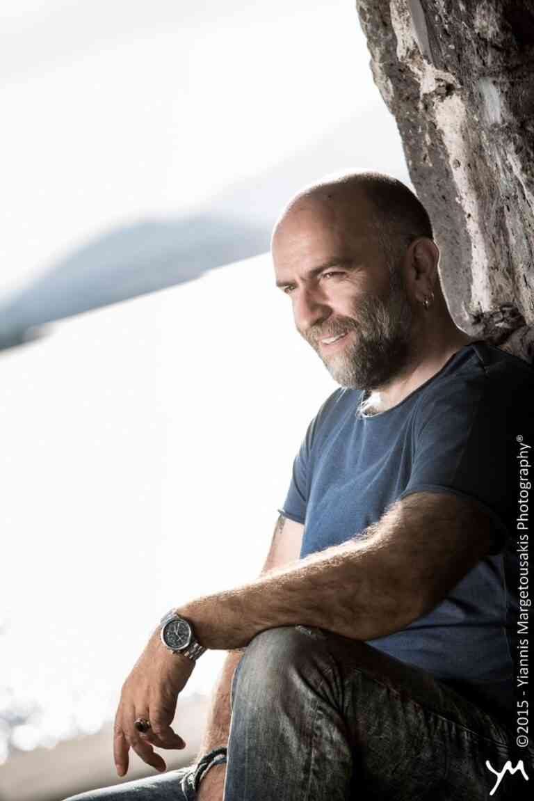 Ο Μπάμπης Στόκας στο Άλσος Βεΐκου