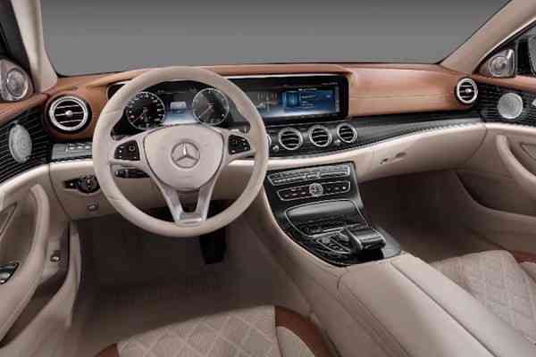 Αποκαλύφθηκε το εσωτερικό της νέας Mercedes E-Class!