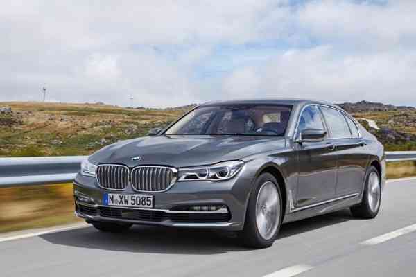 Με κινητήρα από τη Rolls-Royce οι κορυφαίες BMW Σειρά 7