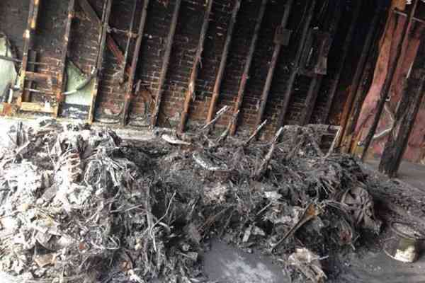 Ό,τι απέμεινε από BMW i3 μετά από πυρκαγιά σε γκαράζ