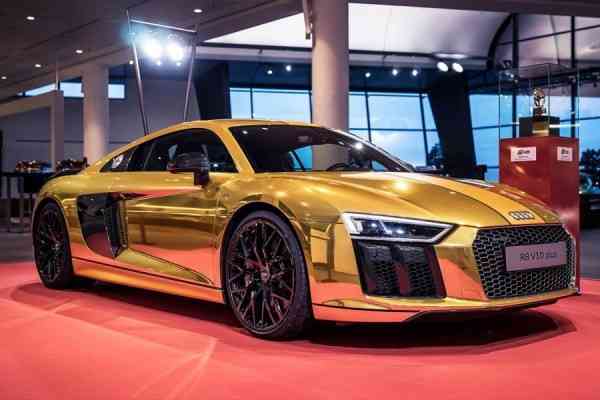 Η Audi δημιούργησε ένα και μοναδικό χρυσό R8 V10 Plus
