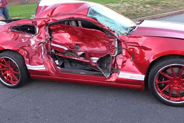 Burnout με Shelby Mustang GT500 πήγε τελείως στραβά (video)