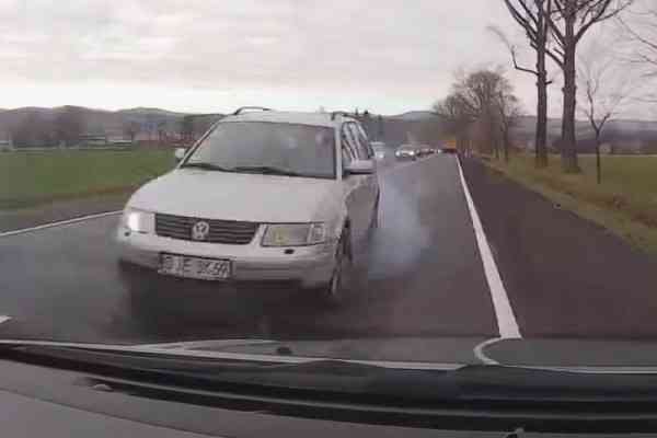 Προσπέραση τύπου «βγαίνω και όποιον πάρει ο Χάρος» (video)