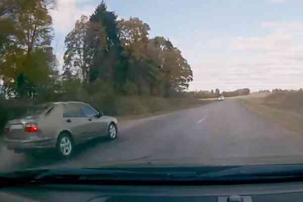 Τυφλή προσπέραση με την ταυτότητα στο στόμα! (video)