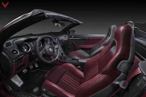 Alfa Romeo Spider με κόκκινο ανθρακόνημα είναι κούκλα!