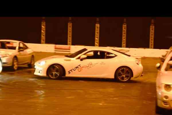 Νέο ρεκόρ Γκίνες περιστροφής 360 μοιρών με Subaru BRZ (video)