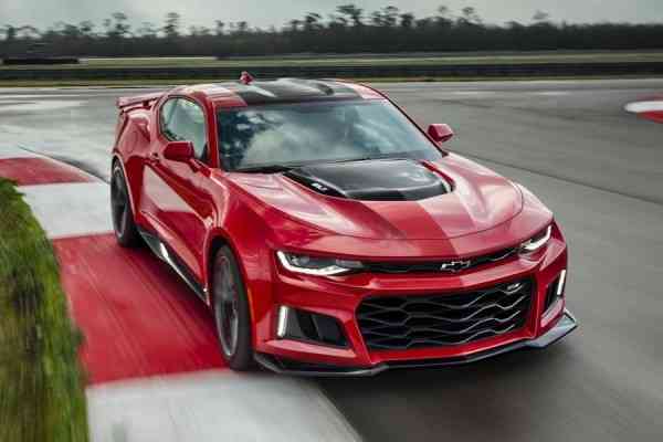 Φοβερή Chevrolet Camaro ZL1 με 640 ίππους και 10 ταχύτητες!