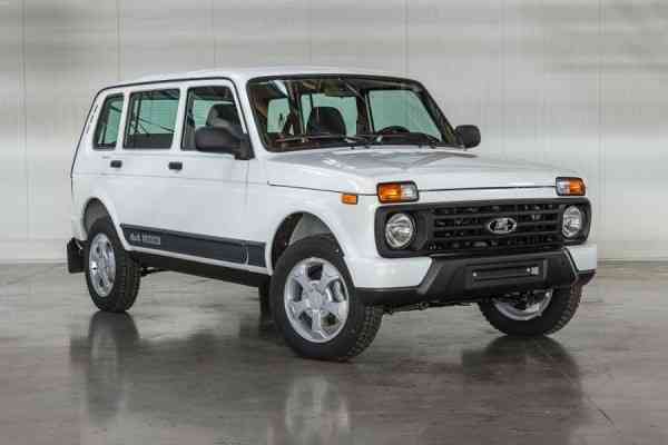 Νέο 5θυρο Lada Niva Urban με τιμή από 7.100 ευρώ