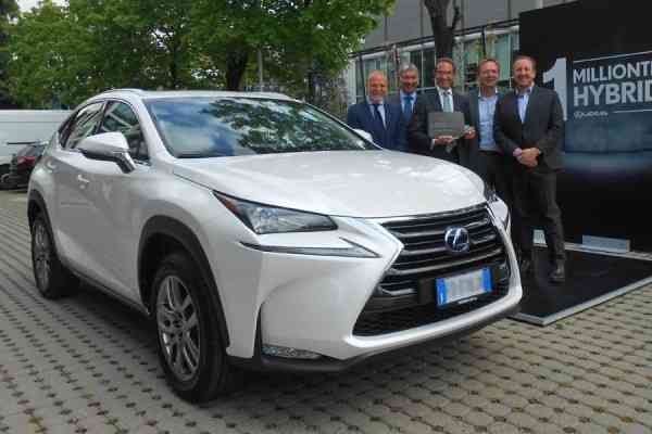 Η Lexus παρέδωσε το 1.000.000ό υβριδικό της μοντέλο