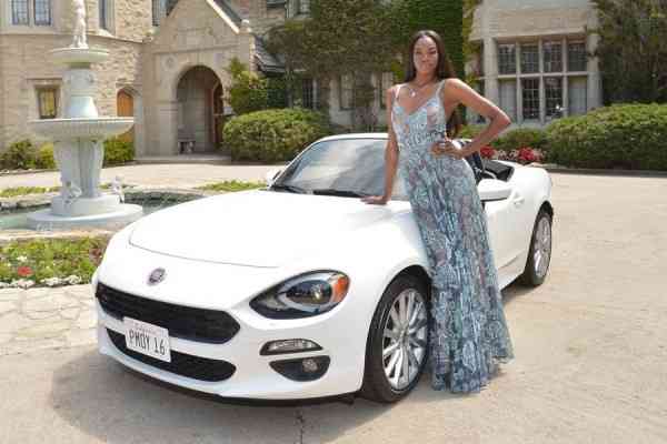 Δώρο Fiat 124 Spider για την Playmate Eugena Washington