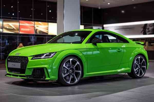 Audi TT RS Coupe σε καταπράσινο χρώμα Lime Green