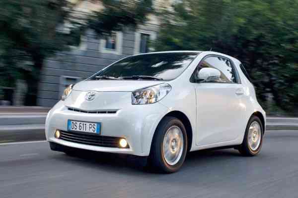 Δοκιμή Toyota iQ 1.0 VVT-i 68 PS (2008-2015)