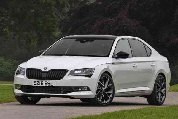 Νέα Skoda Superb SportLine με κινητήρες έως 280 ίππων
