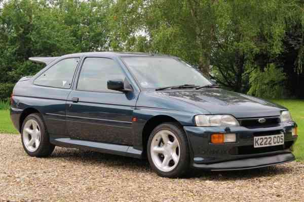 Ford Escort RS Cosworth με 3.915 χλμ. πωλείται 94.000 ευρώ!