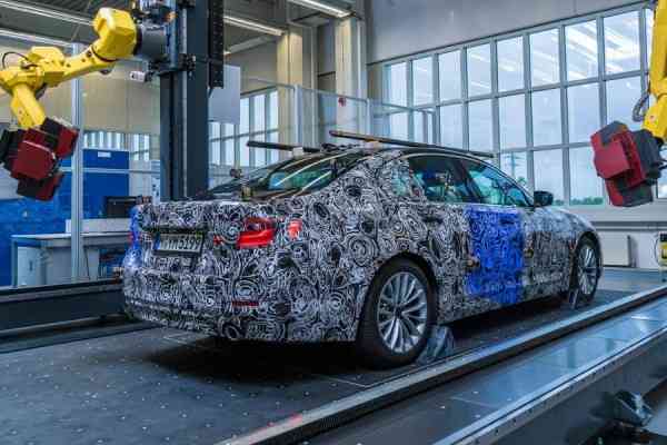 Η νέα BMW Σειρά 5 σαρώνεται με ακρίβεια 0,1 χιλιοστού!