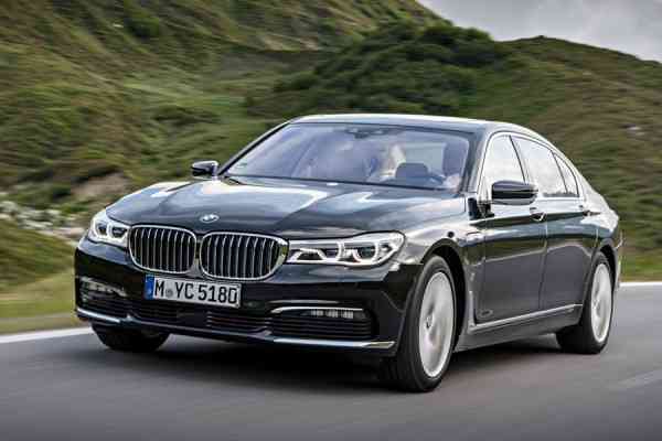 Νέες υβριδικές BMW 740e iPerformance με 2λιτρο κινητήρα