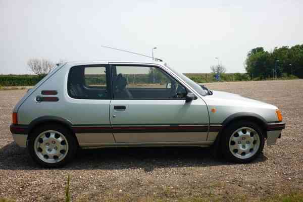 Peugeot 205 1.9 GTi του 1989 πωλήθηκε 37.000 ευρώ!