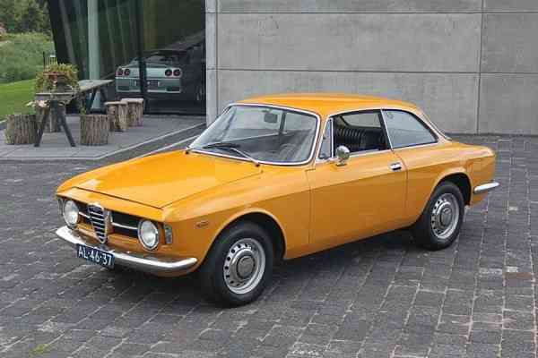 Alfa Romeo Giulia 1600 Sprint GT του 1968 με μόλις 28.096 χλμ.!