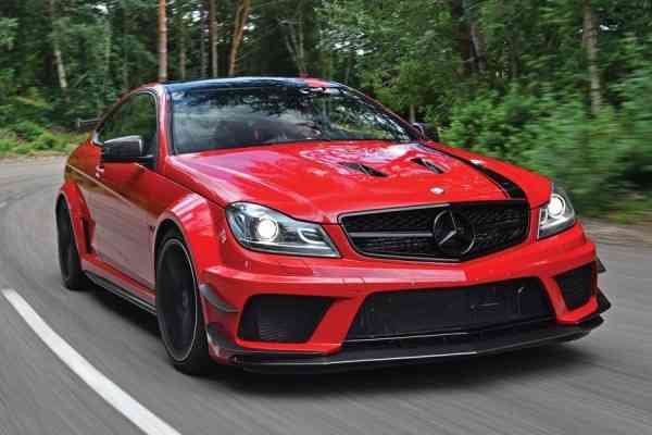 Στο σφυρί κτηνώδης Mercedes C 63 AMG Coupé Black Series