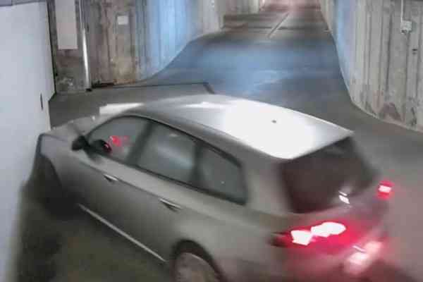 Μεθυσμένος οδηγός κάνει οχτάρια σε γκαράζ (video)