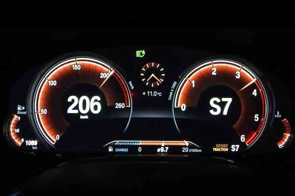 0-200 χλμ./ώρα με BMW 750d xDrive 400 PS (+video)